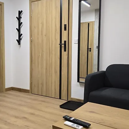 Zurawia 1 - Pietro 1 *