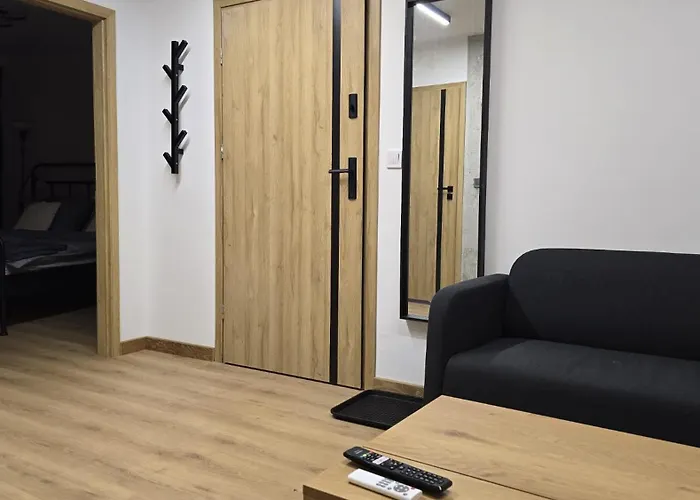 Zurawia 1 - Pietro 1 *